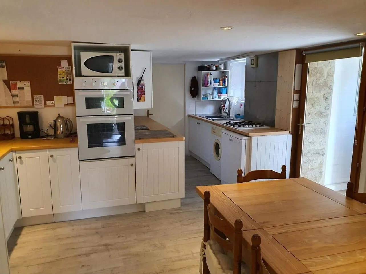 La Ville Hello, A Spacious House, Sleeps 9, In Rur Guillac  法国