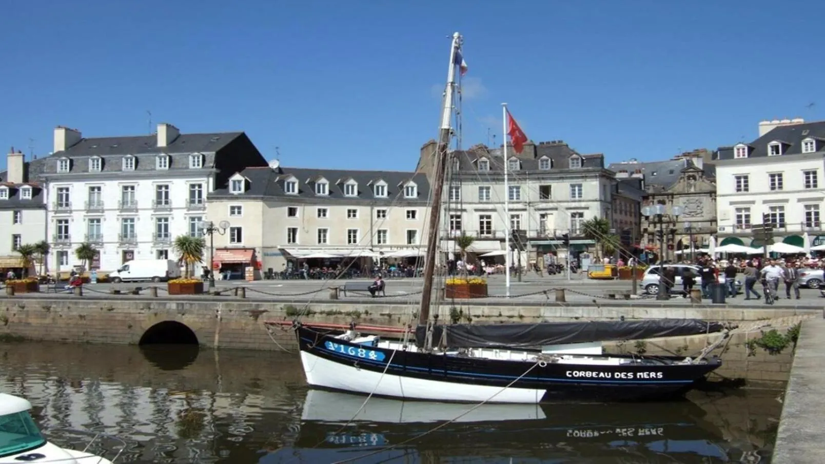 La Ville Hello, A Spacious House, Sleeps 9, In Rur Guillac  Guillac (Morbihan)